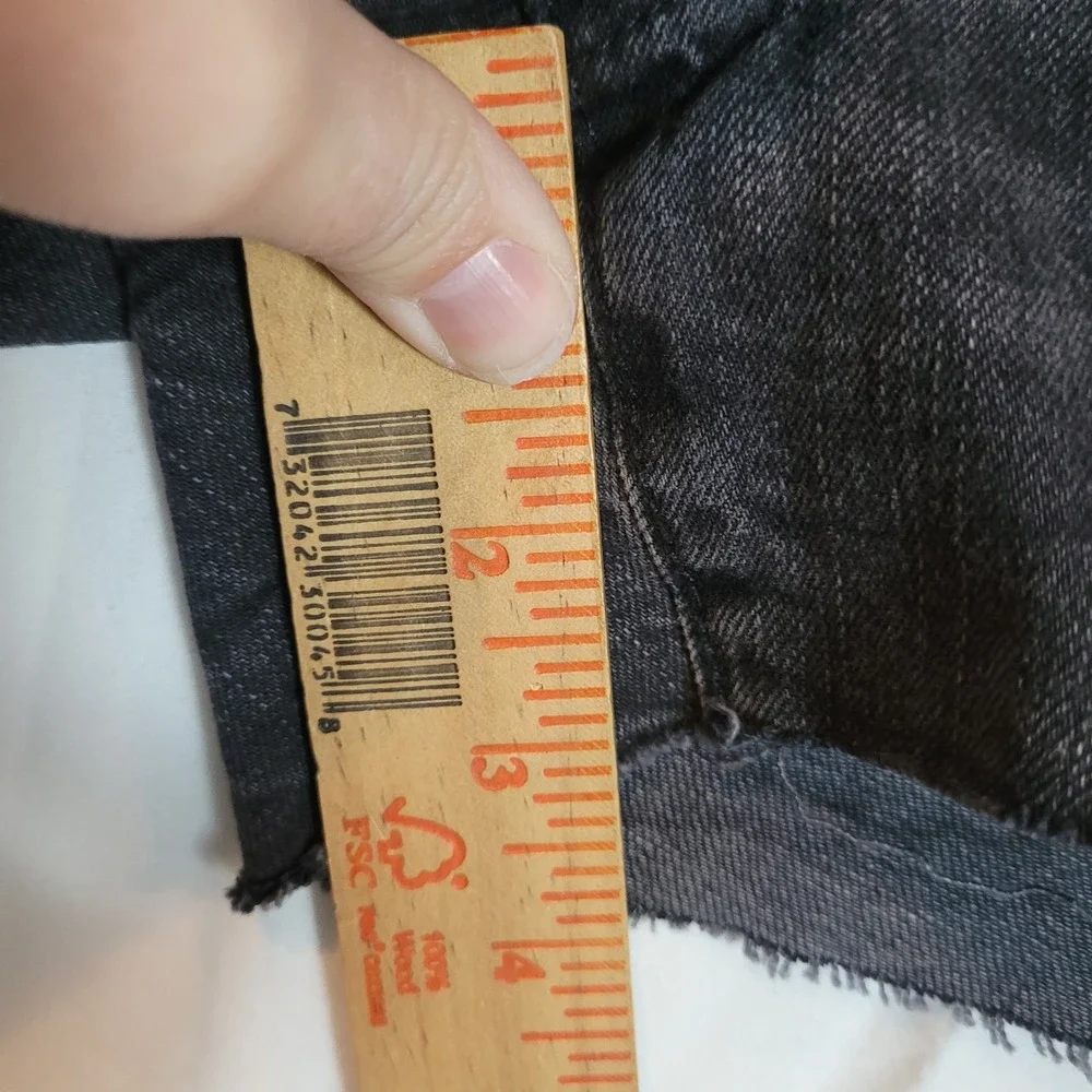 Old Navy Mid-Rise Boyfriend Denim Shorts Faded Black Raw Hem Women's Size 14 NEW